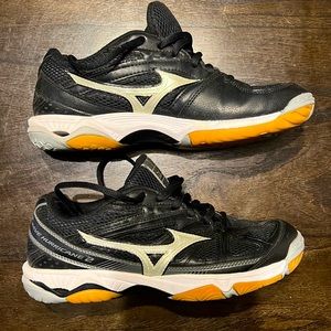 Mizuno volleyball shoes